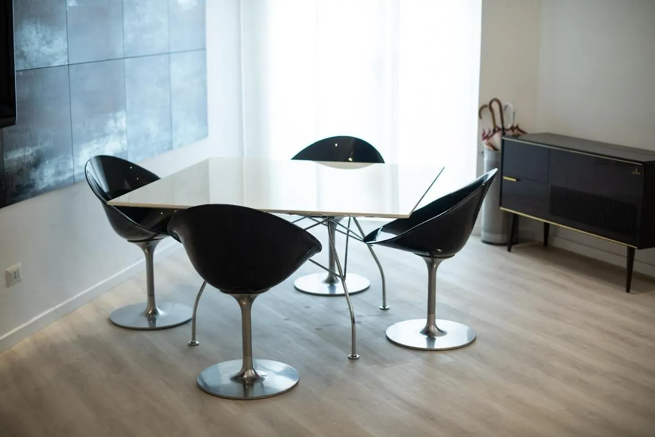 Apartment Appartamento Incantevole Centro Milan